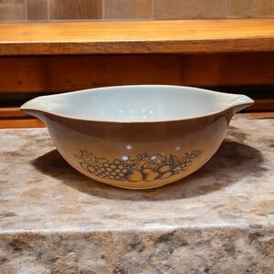 Pyrex Vintage Cinderella Brown Old Orchard Bowl 2.5 QT Model# 443